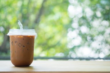 Plastik cam taze buzlu mocha kahve