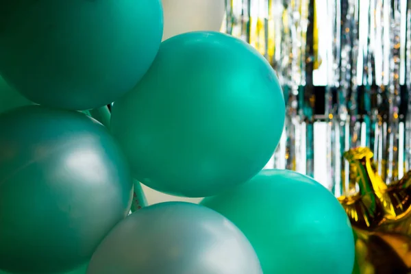 Zavřít pohled na jasně zelené balónky — Stock fotografie