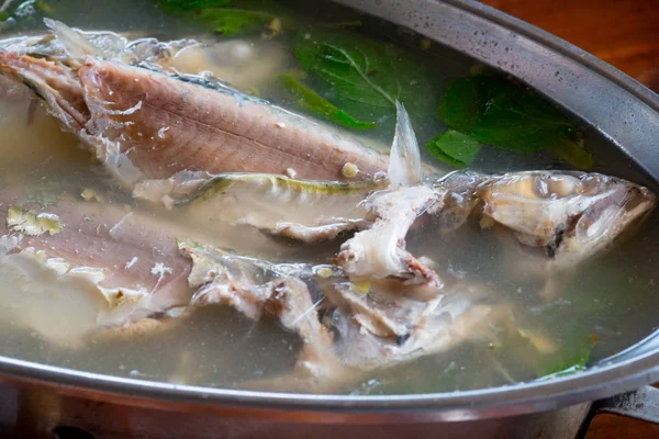 Gotowana makrela pikantna i kwaśna zupa — Zdjęcie stockowe