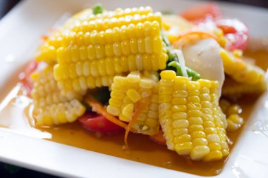 Mısır salatası papaya