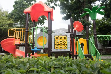 Halk parkında oyun alanı.