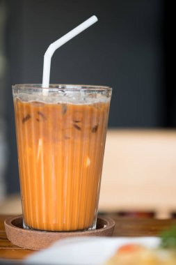 Tayland süt lütyi bardağı kapatın