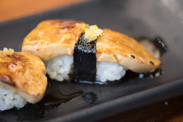 Foie gras sushi la grătar mâncare în stil japonez — Fotografie, imagine de stoc