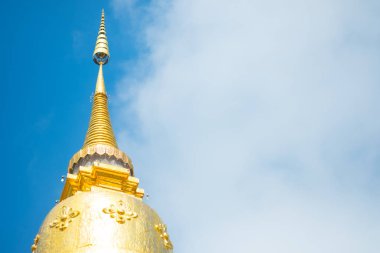 Wat Phra 'daki Chedi ya da pagoda. Hariphunchai, Tayland, Lamphun' daki bir Budist tapınağı. Buda 'nın bir tüyü ve şimdi de bir turizm merkezi olduğuna inanılıyor.