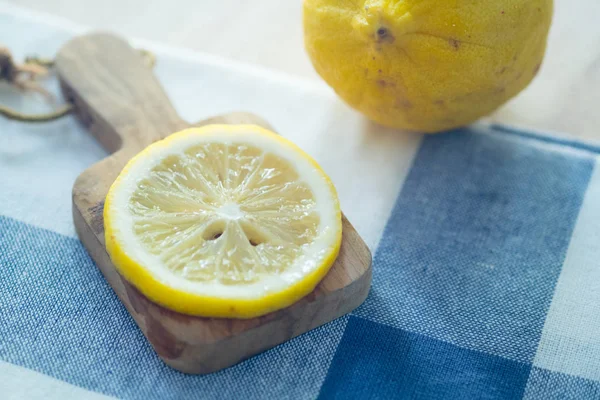 Limón rebanada creativa comida saludable — Foto de Stock