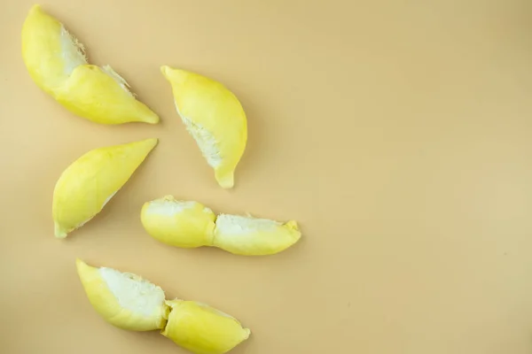 Frischer Durian Auf Gelbem Hintergrund Durian König Der Früchte Aus — Stockfoto