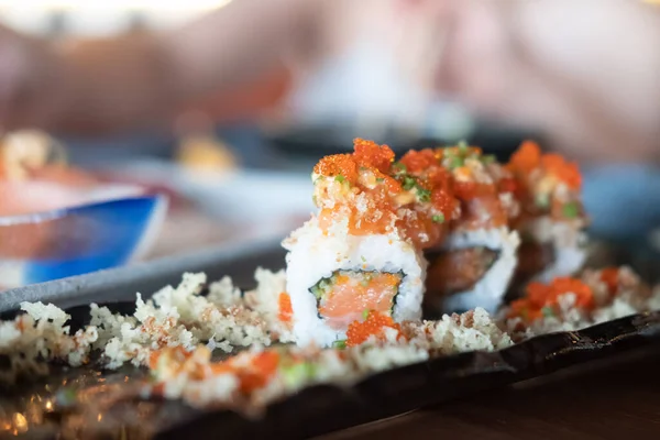 Focusul Selectiv Sushi Ului California Mâncare Japoneză Restaurant — Fotografie, imagine de stoc