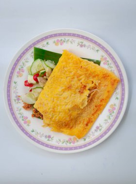 Çıtır yumurtalı krep. Vietnam baharatlı krep. Tayland yemeği.