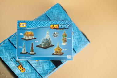 Samut Prakan, Tayland - 17 Ağustos 2020: LOZ Creator Mimarisi 'nin yeni mikro blokları Tayland' da birlik tarafından oluşturuldu. 5 ögenin hepsini topla