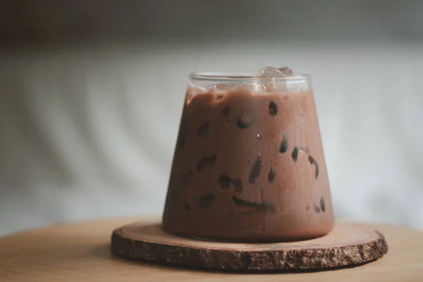 Vaso Mocha Helado Puesto Platillo Madera Cafetería — Foto de Stock