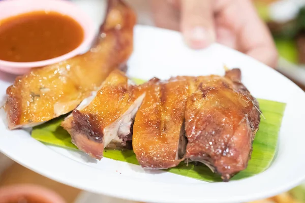 Thai Chicken Grilled Style Dengan Saus Pedas Thailand Konsep Makanan — Stok Foto