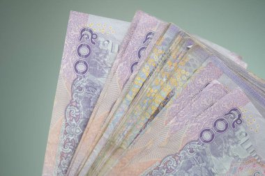 500 baht Tayland banknotları. Tayland baht ödeme para birimi kavramı