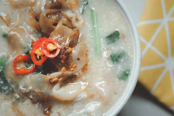 Широкая Рисовая Лапша Свинины Густом Соусе Тайский Стиль Питания Называется — стоковое фото