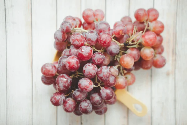 Mazzo Uva Rossa Biologica Fresca Focus Selettivo — Foto Stock