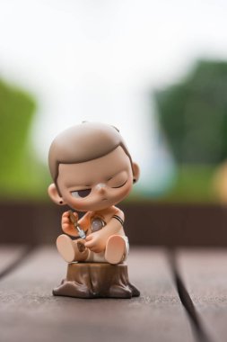 Bangkok, Tayland - 2 Eylül 2025: KUBO 'nun İyileştiren Aşkın Rakamları, KUBO Sunset Serisi Figürleri POP MART mağazasından