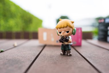 Bangkok, Tayland - 4 Eylül 2025: Yeni Oasis, KUBO 'nun Sunset Serisi Figürleri POP MART mağazasından kesilmiş oyuncak adı