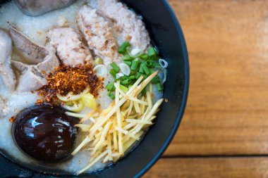 Kahvaltıda Tayland usulü pirinç lapası. Tayland kahvaltısı.