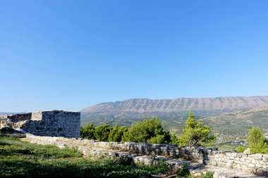 Arnavutluk 'taki antik Berat kalesinden inanılmaz uçurumların manzarası