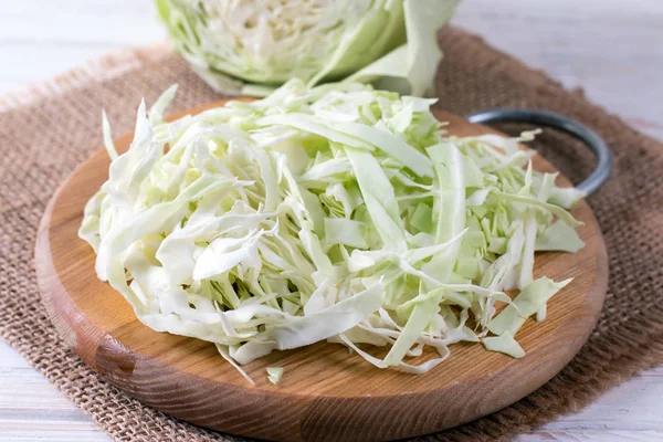 Sliced Cabbage Cutting Board Table — Stock Photo, Image