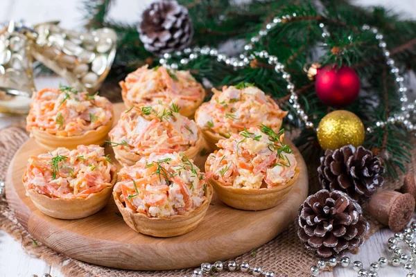 Salata ile Tartlets. Tartlets Festival meze