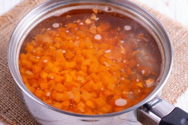 Tavada Havuç küpleri