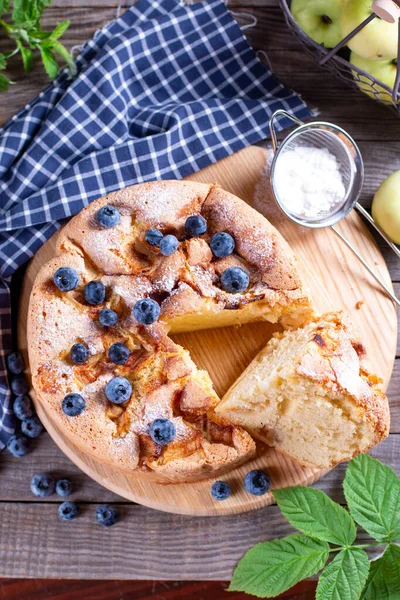 Tasty Homemade Apple Pie Blueberries Wooden Board Table — Stock Photo, Image