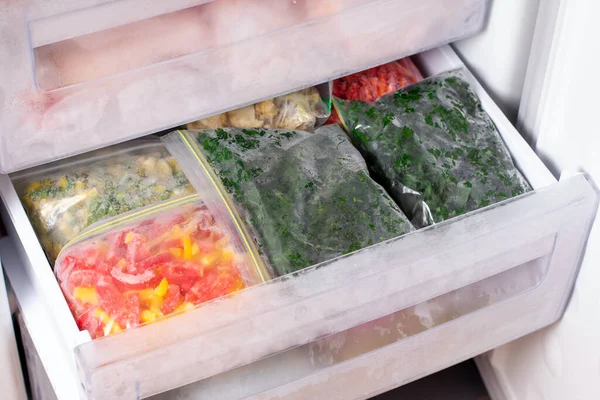 Frozen Parsley Plastic Bag Freezer Frozen Vegetables Concept Healthy Eating — Stock Photo, Image