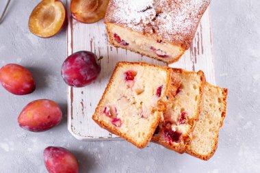 Masada erikli ev yapımı elmalı pasta. Arkaplan ve duvar kağıdı için ev yapımı fırın kavramı.