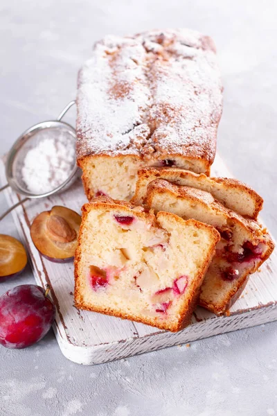 Masada erikli ev yapımı elmalı pasta. Arkaplan ve duvar kağıdı için ev yapımı fırın kavramı.