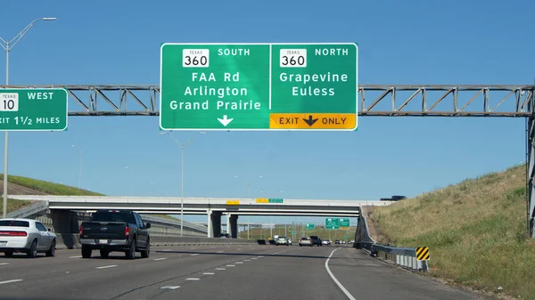 Road, highway, signs — Stockfoto