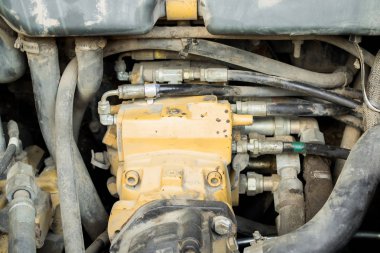 Onarım ve kompakt bir yükleyici parçaları