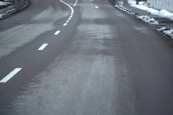 Bir Boş Trafik Yolu Kış Özel Bakış Açısı — Stok fotoğraf