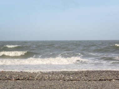 Denizde büyük dalgalar, hareket halinde Kuzey Denizi