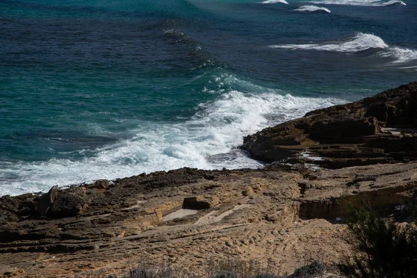 Ondas na costa, ilha Maiorca Espanha — Fotografia de Stock