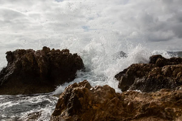 해안의 파도, 스페인 말로카 섬 로열티 프리 스톡 사진