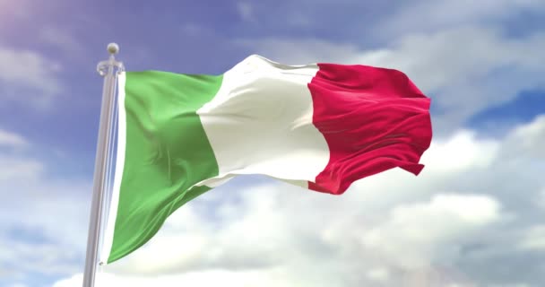 Realistische Italiaanse Vlag Slow Motion — Stockvideo