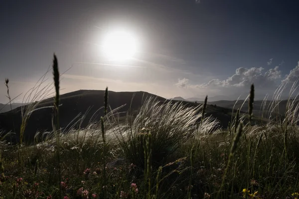 Rocca Calascio Aq 'ta kutsanmış manzara 