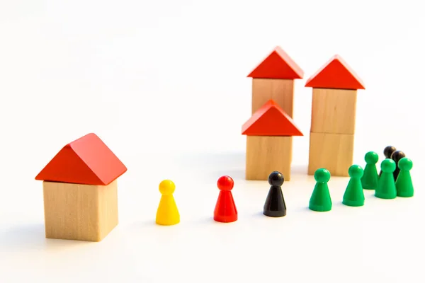 İnsanlar şehirden şehire taşınıyor - ahşap evlerle gösterilen şehirleşme