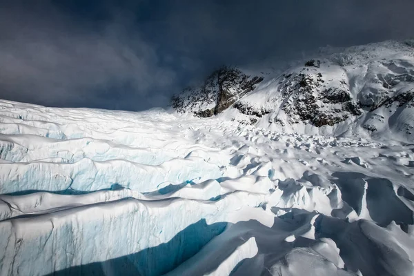 Franz Josef Buzulu 'ndan bir görüntü. Batı Yakası, Güney Adası, Yeni Zelanda. Havadan