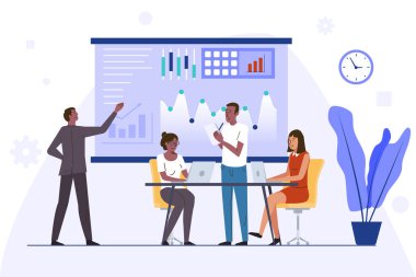 Ofiste birlikte çalışırken gemide grafikleri analiz ederken dizüstü bilgisayar kullanan ve not lar yapan çeşitli iş arkadaşları grubu.