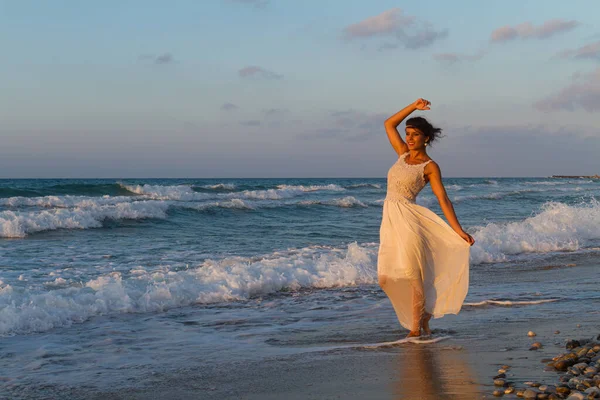 Backlit Woman Long White Dress Barefoot Feeling Happy Stressfree Nature — Stock Photo, Image