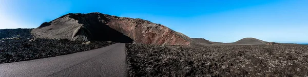 Egyedülálló Panoráma Kilátás Látványos Láva Folyó Folyik Hatalmas Vulkán Kráter — Stock Fotó