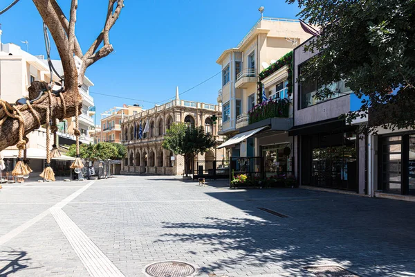 Heraklion city historical center famous Venetian Loggia and Lions Square historical shopping center — Stock Photo, Image