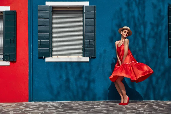 Happy Young Woman Red Dress Heels Straw Hat Head Posing — Stock Photo, Image