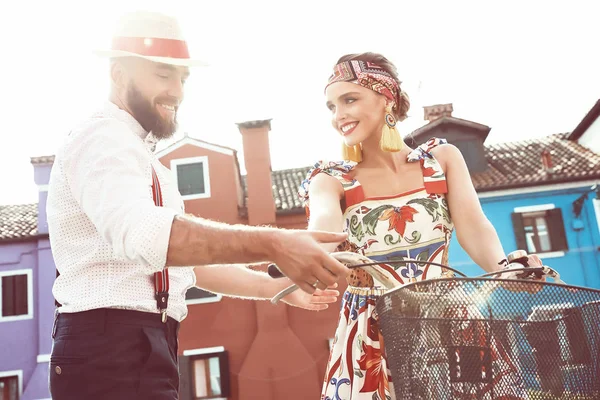 Happy Smiling Couple Walk Bicycle Colorful Houses Burano Island Venice Stock Image