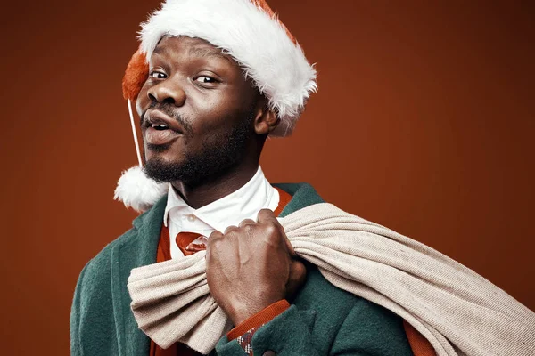 Modern Santa Claus Smiling Emotional Man Posing Green Coat Red — Stock Photo, Image