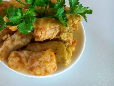 Et ve pirinçle lahana rulosu. Ukrayna 'da geleneksel ve popüler yemek.