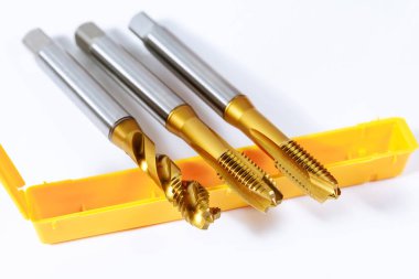 Metal iplik için dokunun. Metal işleme aracı.