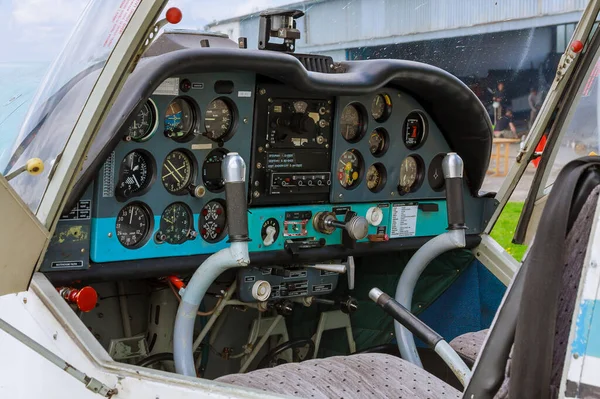 Pequeno Cockpit Avião Painel Controle Aeronaves Pequenas Detalhe Cabine — Fotografia de Stock