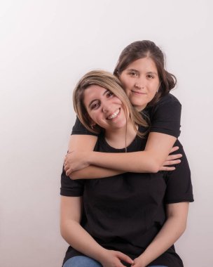 Isidora ve Florencia 'nın oturumu. San Pedro de la Paz, Şili